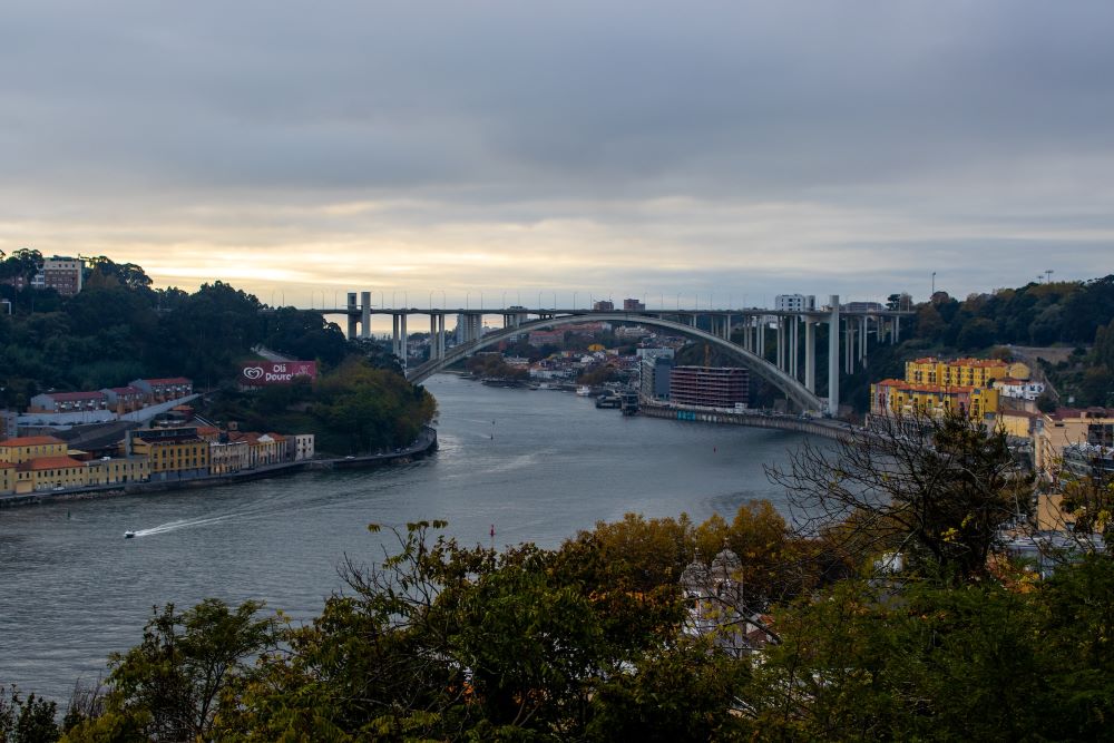 Vista sobre a Ponte da Arrábida