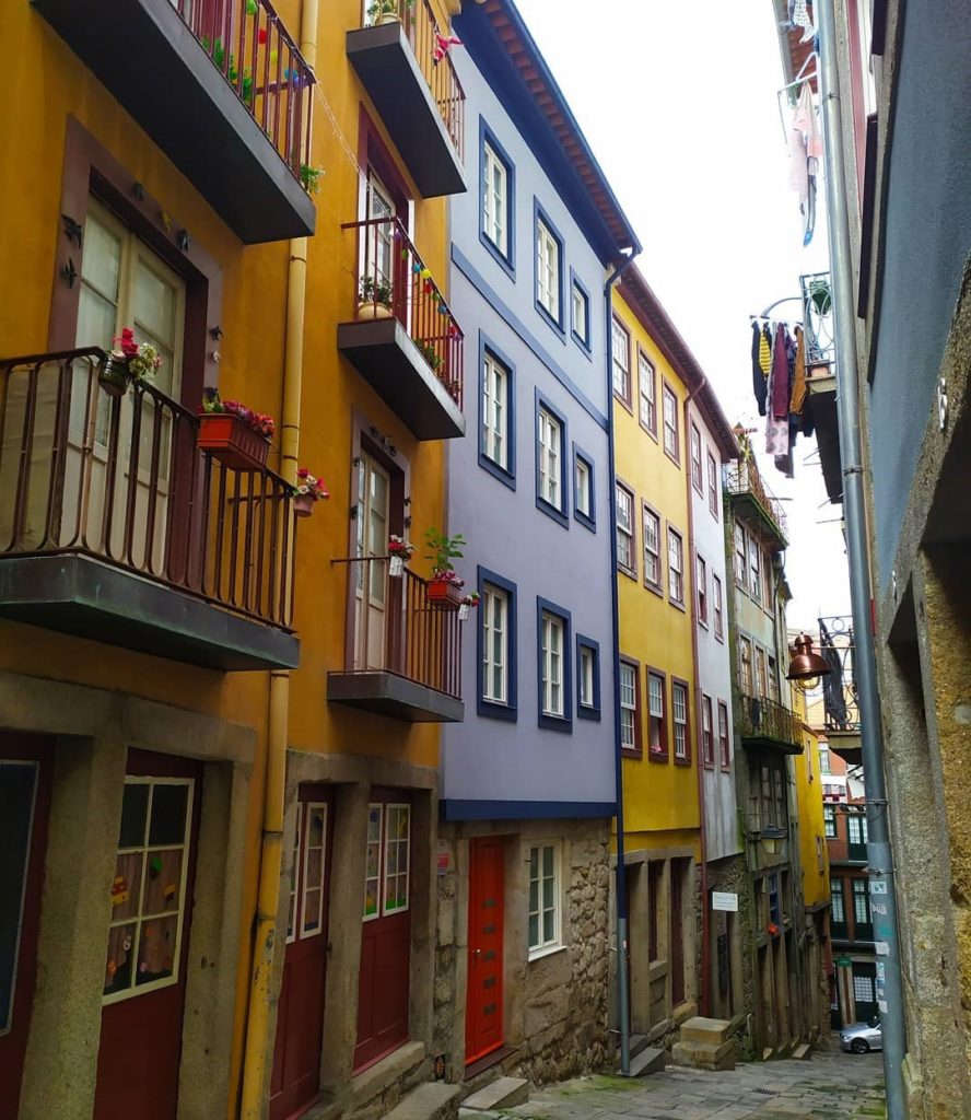 Vista para a Rua de Sant'Ana, uma das mais típicas do Porto