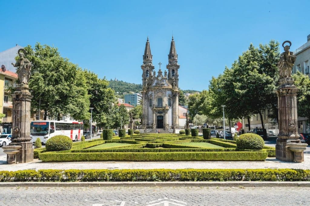 Igrejas na cidade de Guimarães