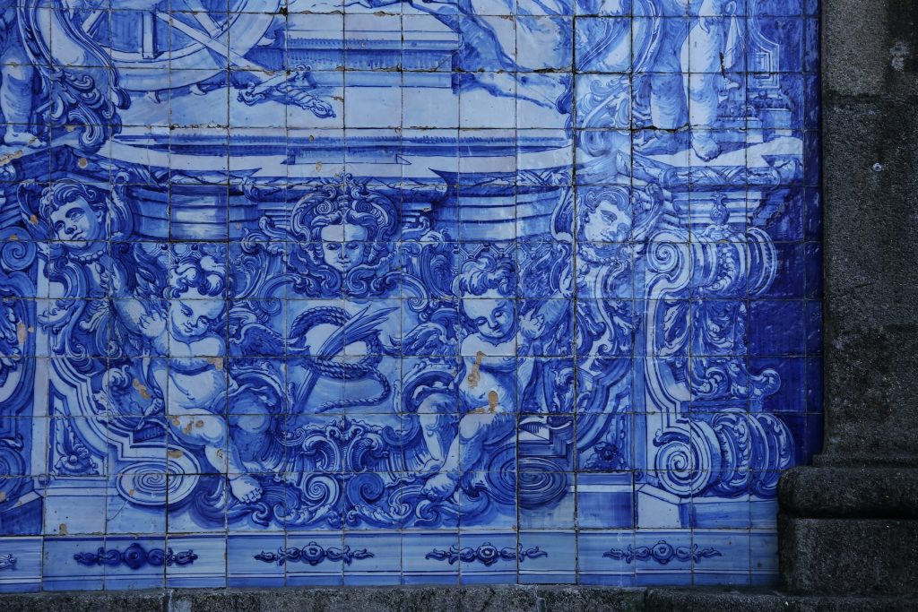 A rota dos azulejos no Porto está repleta de locais emblemáticos