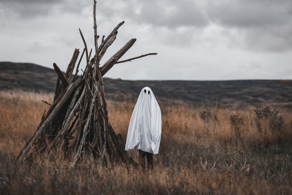 No Halloween podes assistir aos melhores filmes de terror disponíveis nas plataformas de streaming
