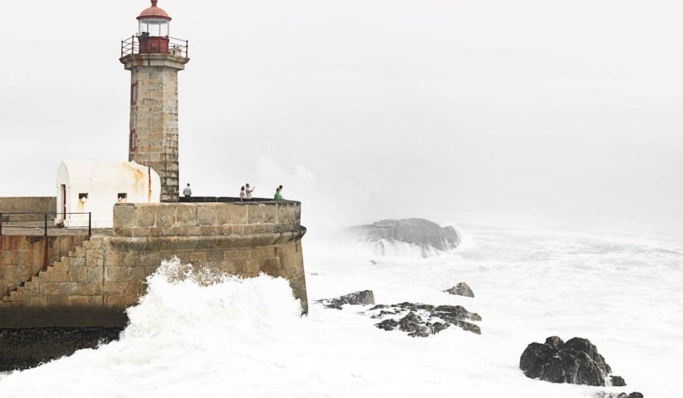 Porto e outros 11 distritos sob aviso laranja devido à agitação marítima e vento forte