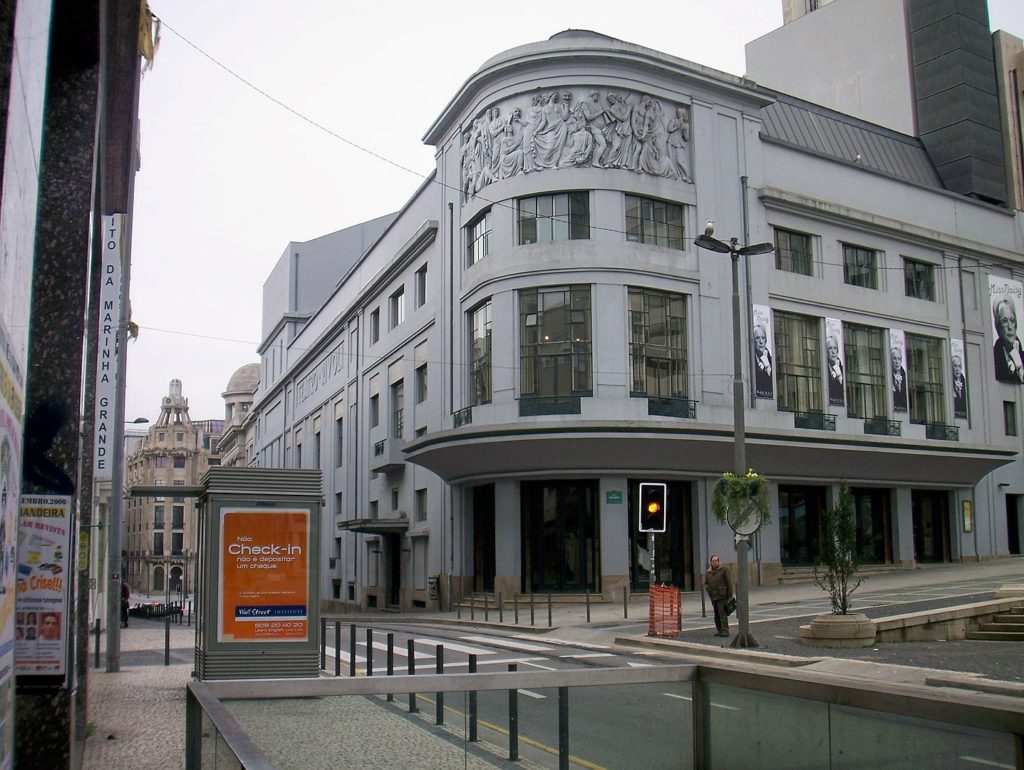 Há várias salas emblemáticas de teatro no Porto