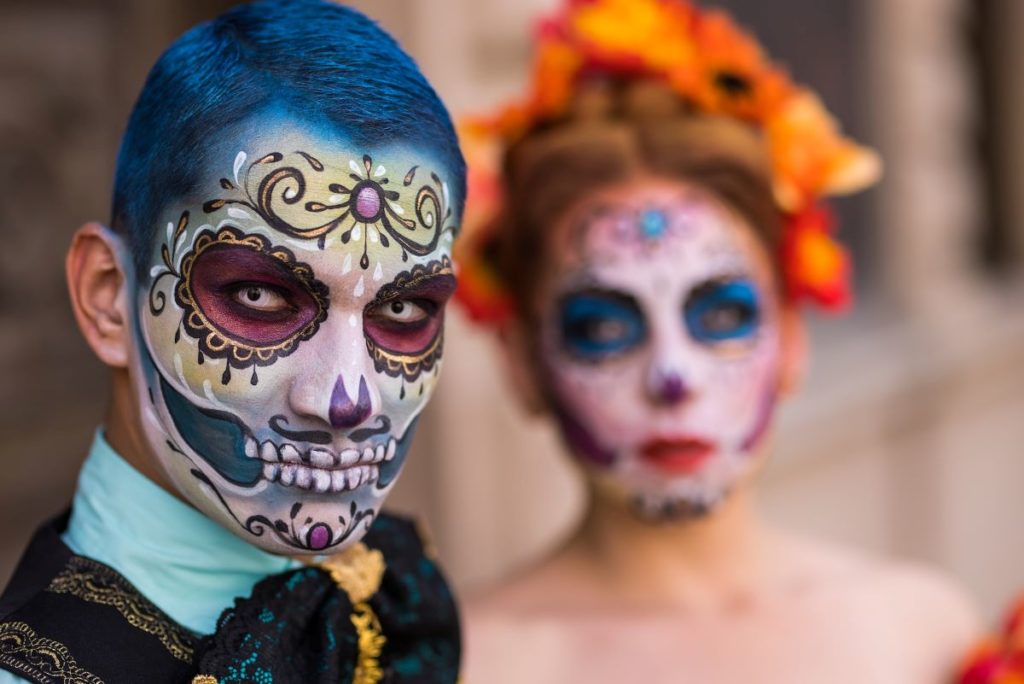 O Día de Los Muertos é uma das tradições mais peculiares de Halloween em todo o mundo