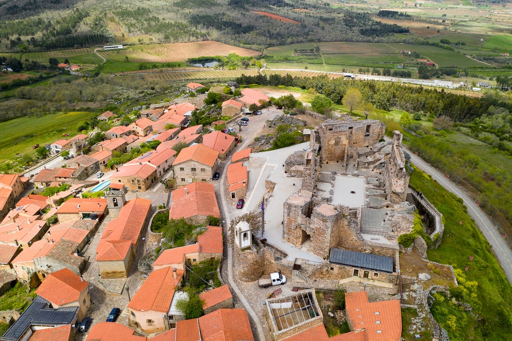 Vista aérea de Castelo Rodrigo, uma das 12 Aldeias Históricas de Portugal.