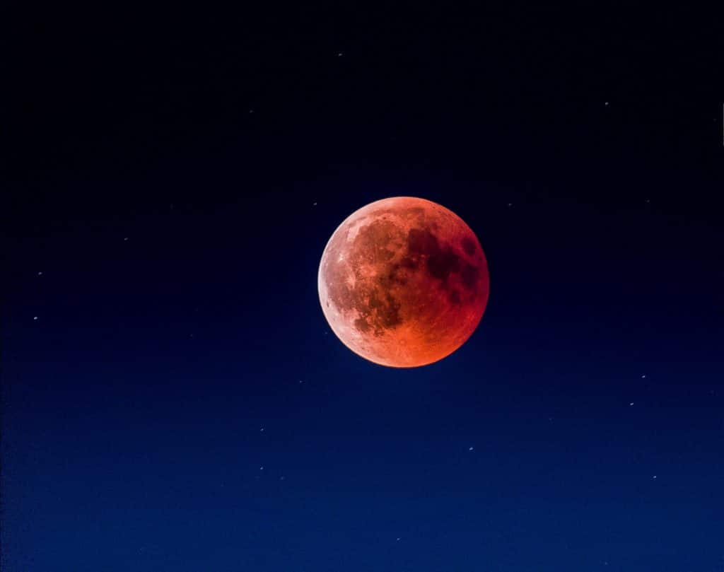 No dia 16 de maio, há um eclipse total lunar e a "lua de sangue" poderá ser vista em Portugal