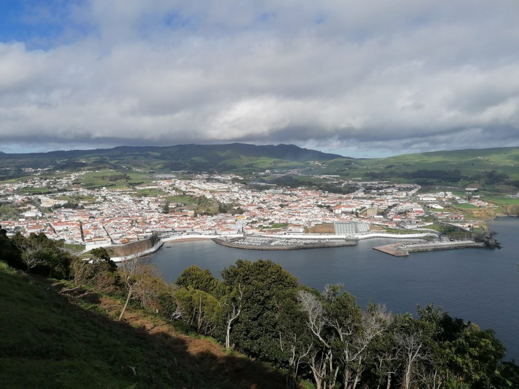 Vista da cidade de Angra do Heroísmo, nos Açores