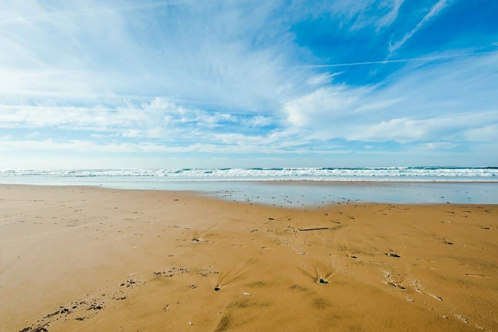 Em Portugal, há pelo menos nove praias naturistas oficiais