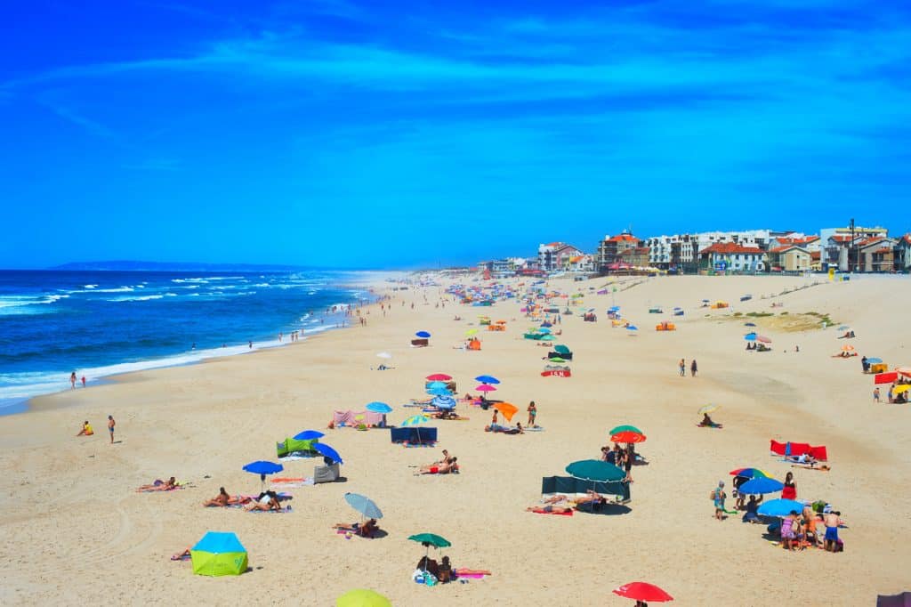 A Praia de Espinho é uma das favoritas dos nossos leitores perto do Porto