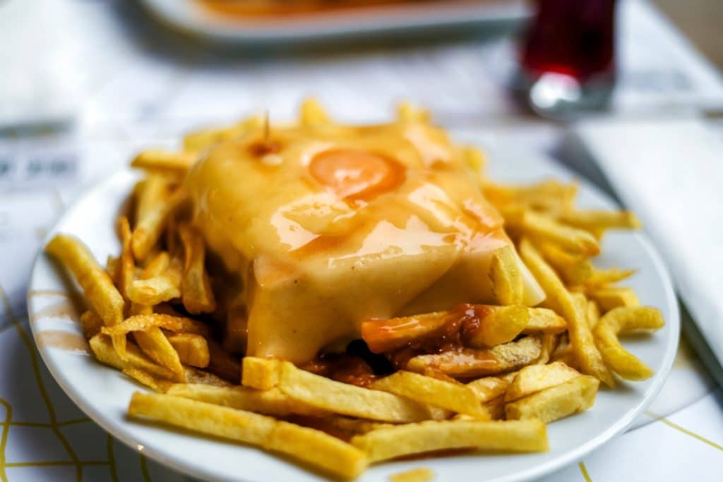 As francesinhas são o prato mais famoso da cidade do Porto