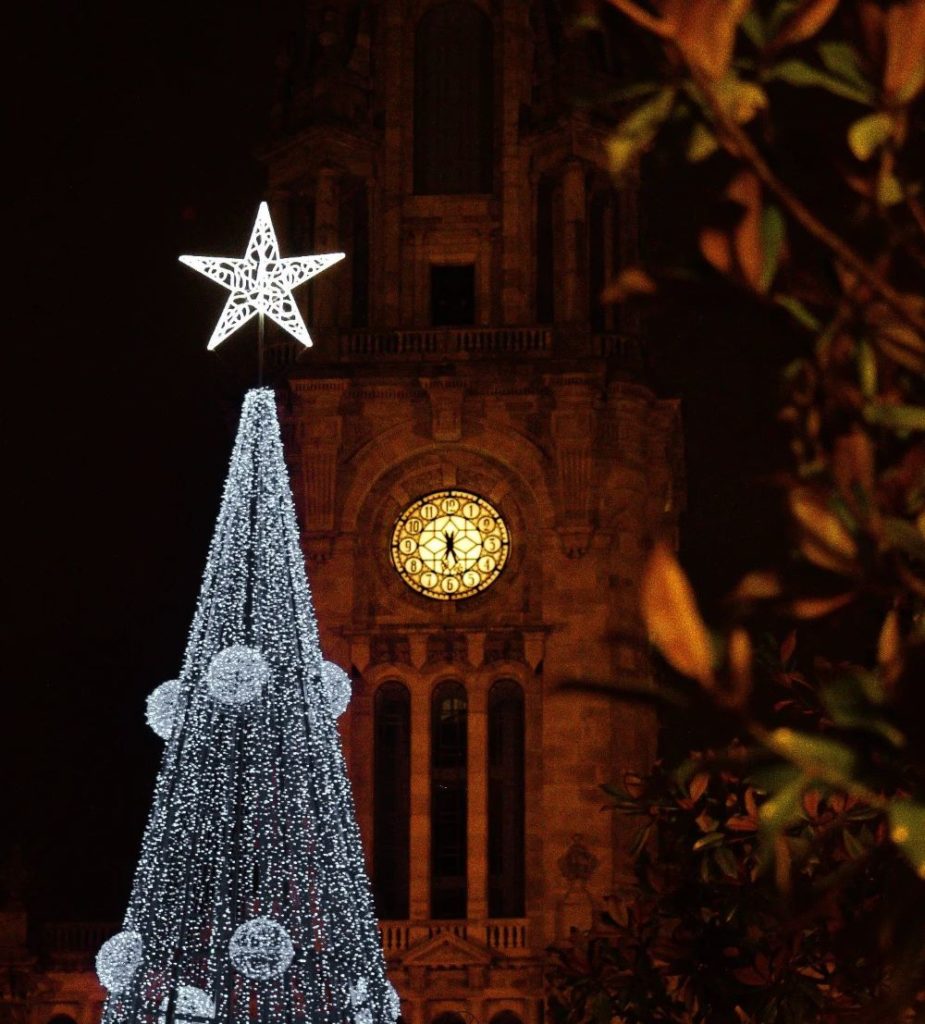 A árvore de Natal da Avenida dos Aliados é uma das principais atrações do Porto