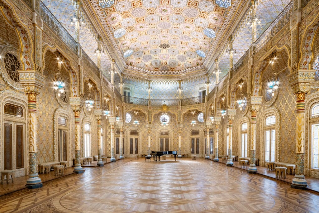 O Salão Árabe, no Palácio da Bolsa, é um dos lugares ondes podes "sentir" a cultura árabe no Porto