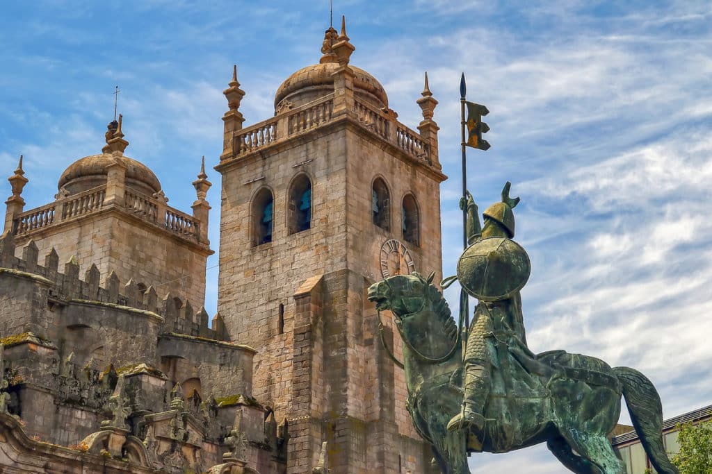 A Sé Catedral do Porto é um dos monumentos mais antigos e simbólicos da cidade do Porto.