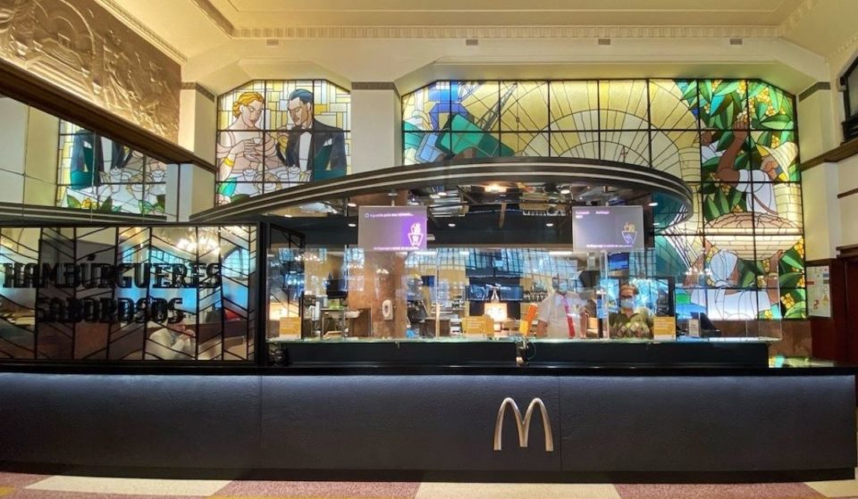 Sabias que o McDonald’s mais bonito do mundo fica no Porto?