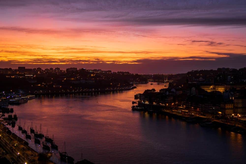 O anoitecer no Porto brinda-nos com cores maravilhosas