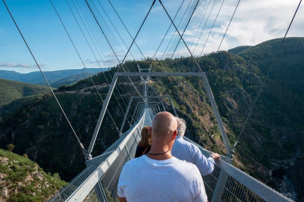 A 516 Arouca é uma das maiores pontes suspensas do mundo, perfeita para visitares nas férias da páscoa