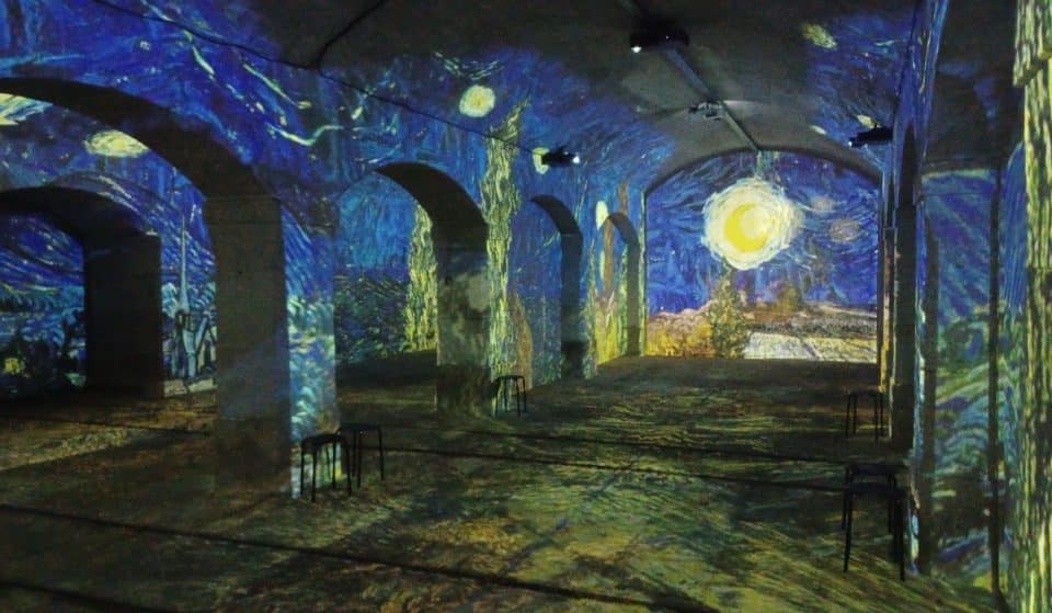 Esta incrível experiência imersiva “Living Van Gogh” leva-te a uma viagem emocionante