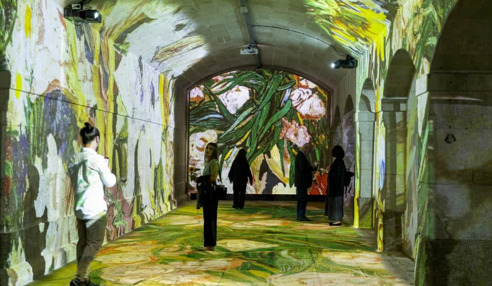 Entre girassóis luminosos e muitas cores: mergulhámos em “Living Van Gogh”