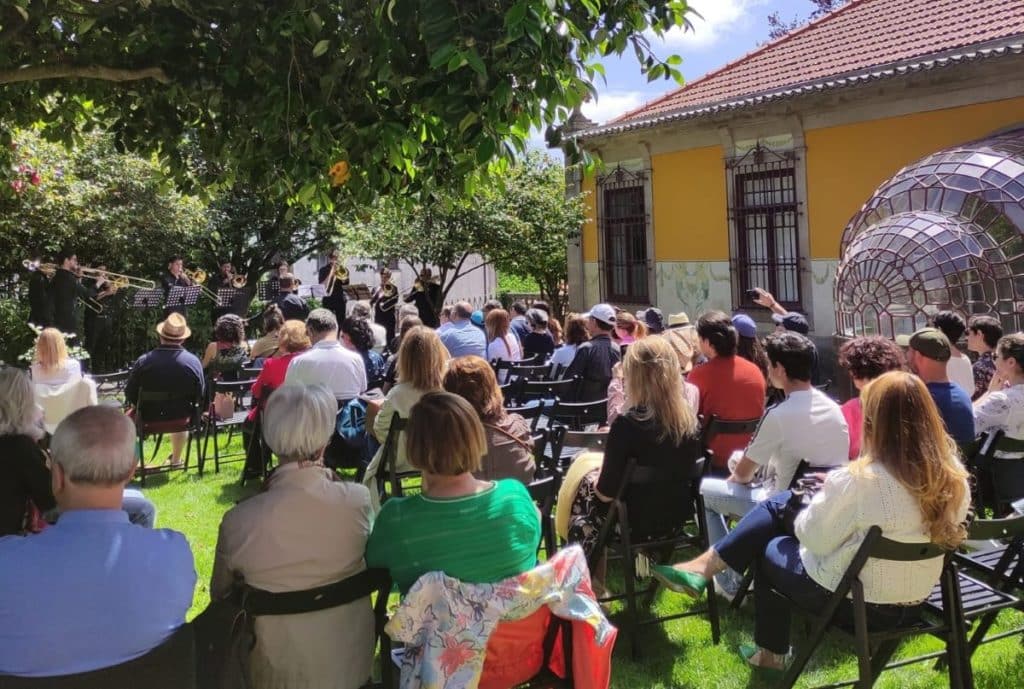 Há vários concertos de música clássica e jazz nos jardins da Casa São Roque