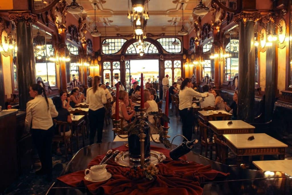O Majestic Café está entre os locais mais lendários do mundo para comer sobremesas