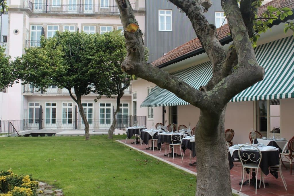 O Grande Hotel Paris é considerado o mais antigo do Porto