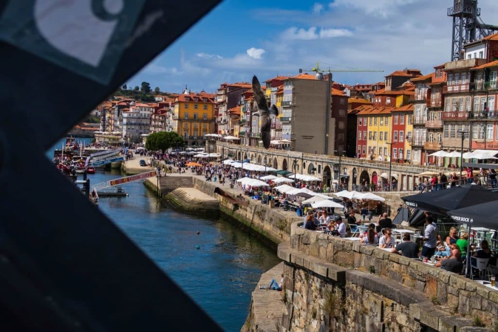 Não é fácil descrever o Porto numa só palavra, pois é uma cidade repleta de encantos e de tripeiros