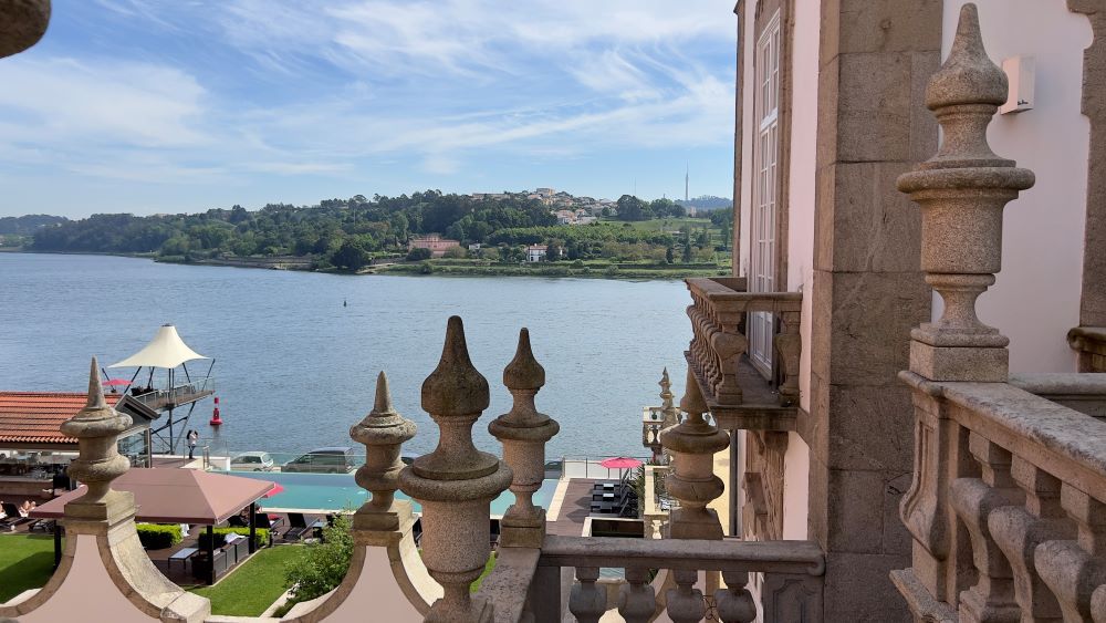 Vista para o Rio Douro, num dos cenários mais bonitos da cidade do Porto, na zona do Freixo