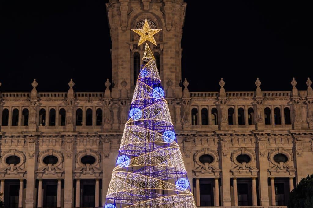 O Natal no Porto em 2023 vai contar com uma árvore de 30m, uma pista de gelo, um mercado e muito mais
